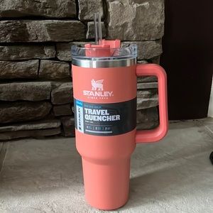 NWT STANLEY ADVENTURE QUENCHER TRAVEL TUMBLER - 40 OZ - GRAPEFRUIT